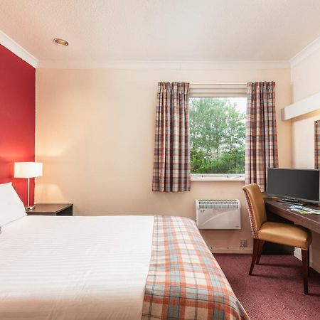 Highlander Hotel ‘A Bespoke Hotel’ Newtonmore Buitenkant foto