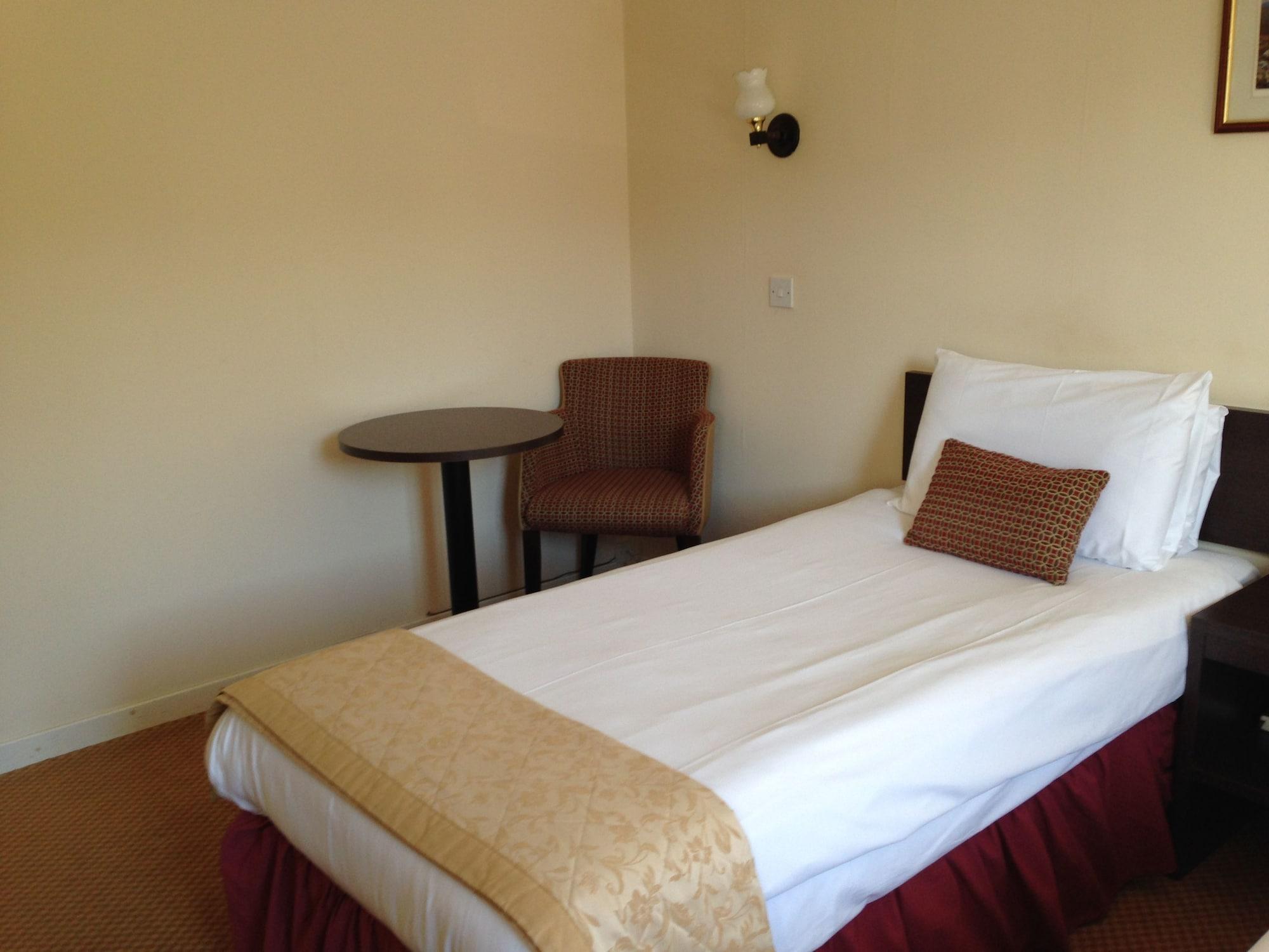 Highlander Hotel ‘A Bespoke Hotel’ Newtonmore Buitenkant foto