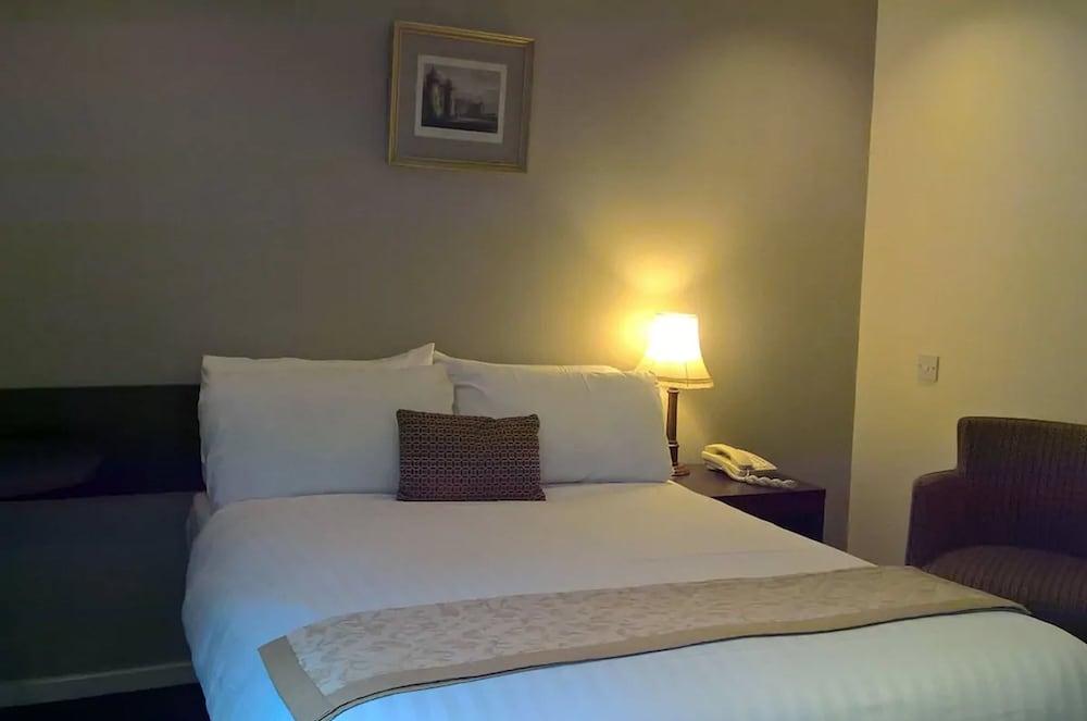 Highlander Hotel ‘A Bespoke Hotel’ Newtonmore Buitenkant foto