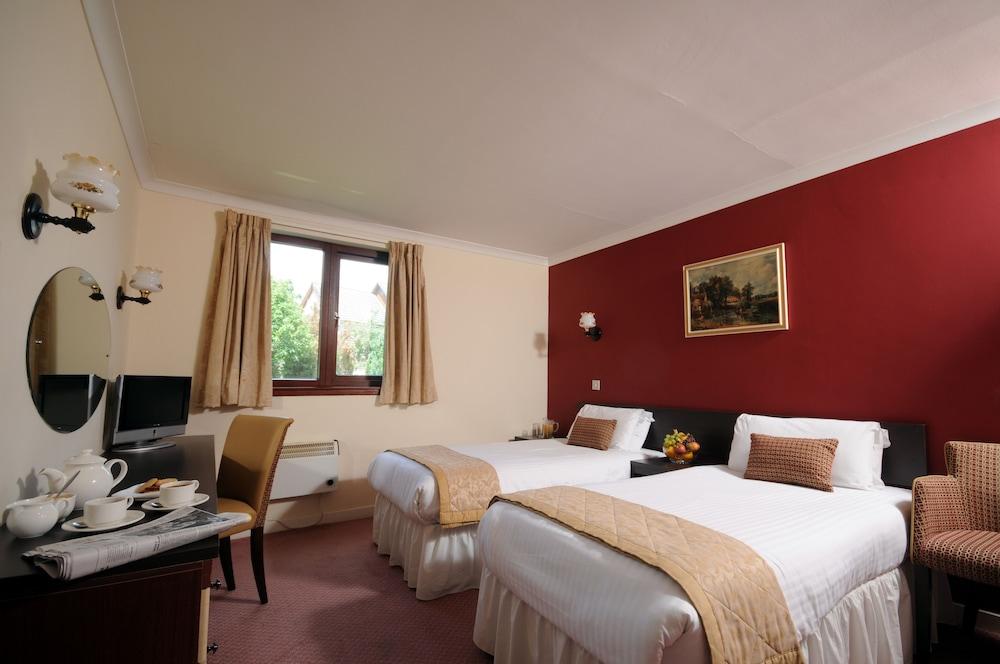 Highlander Hotel ‘A Bespoke Hotel’ Newtonmore Buitenkant foto