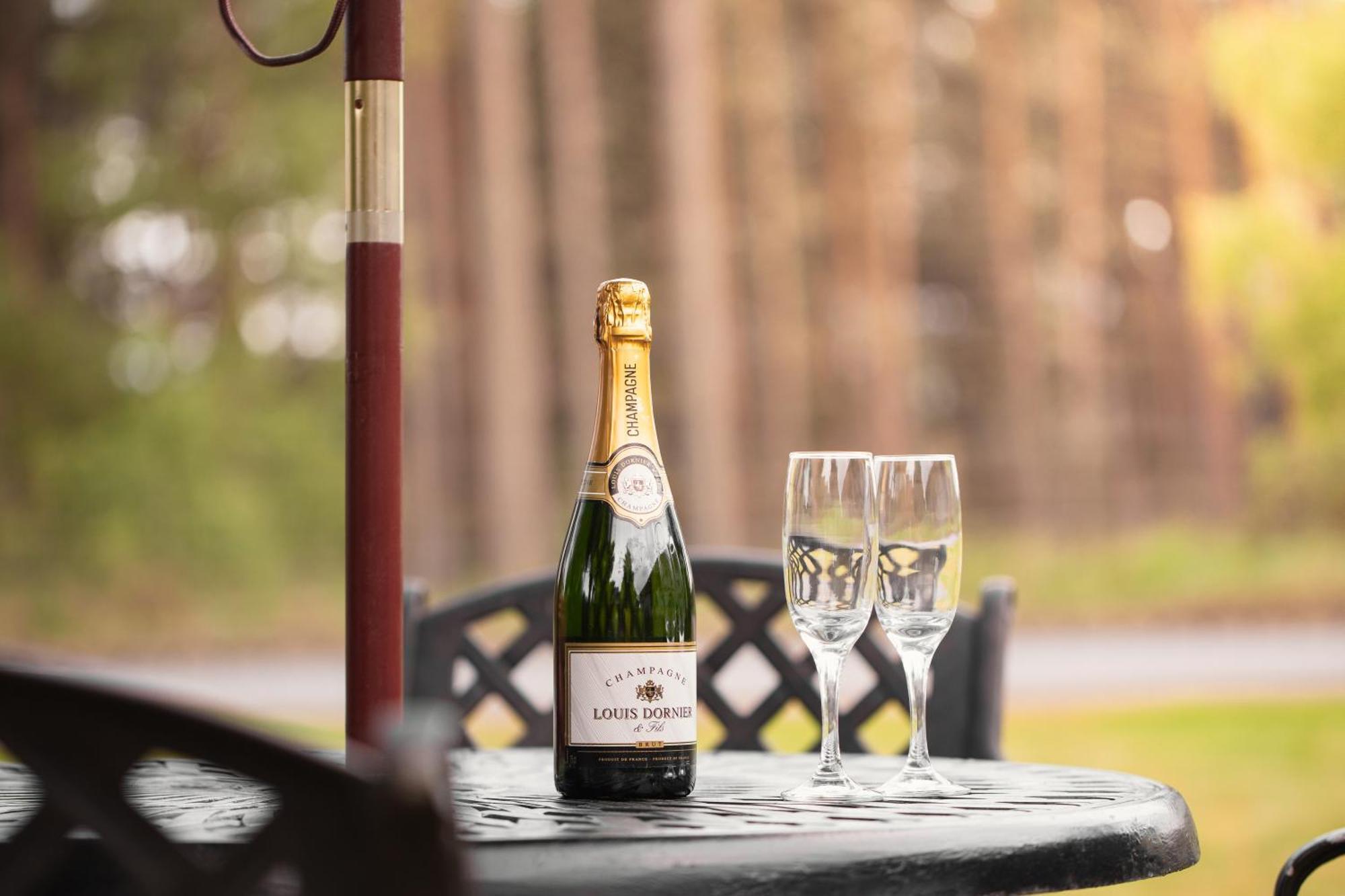 Highlander Hotel ‘A Bespoke Hotel’ Newtonmore Buitenkant foto
