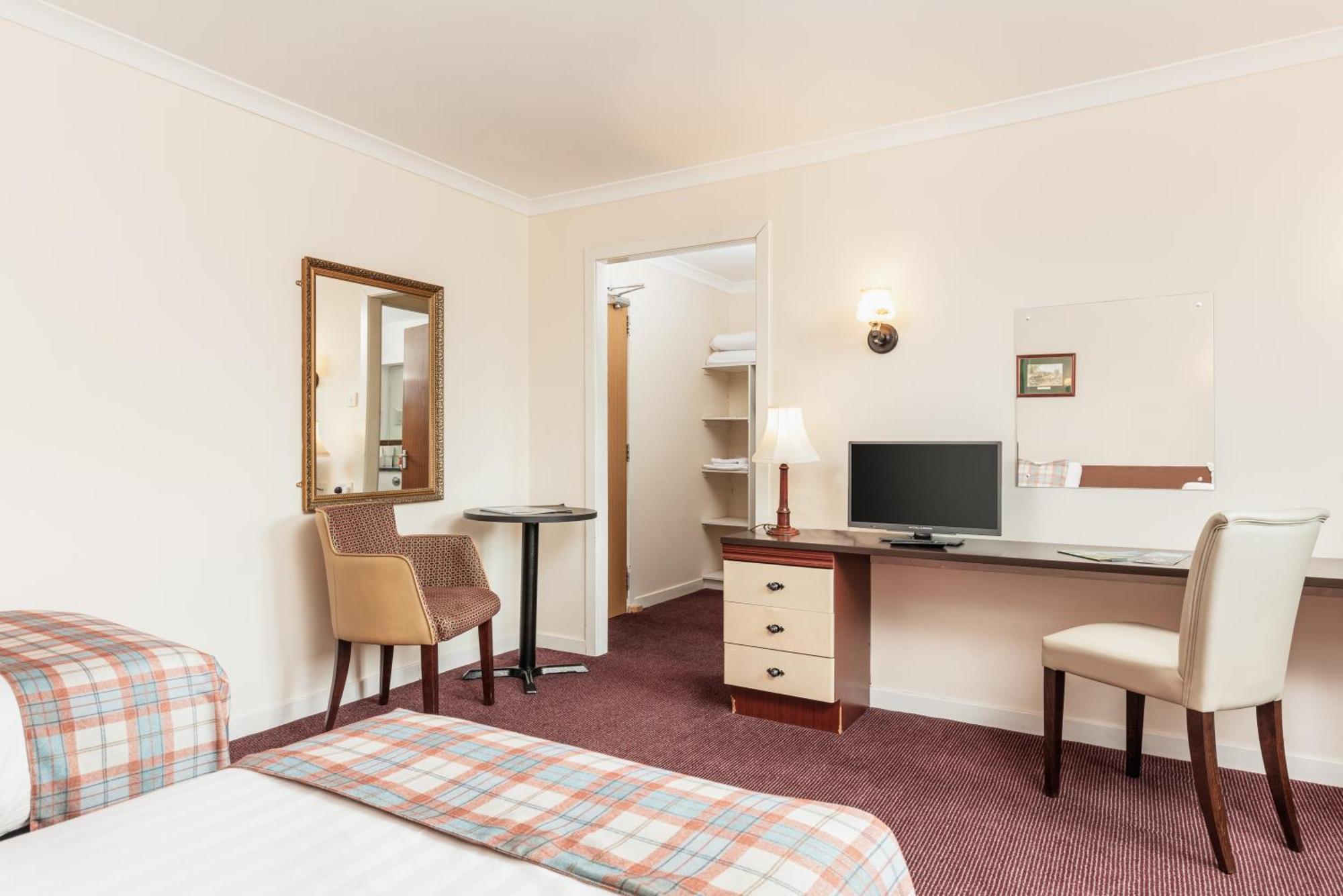 Highlander Hotel ‘A Bespoke Hotel’ Newtonmore Buitenkant foto