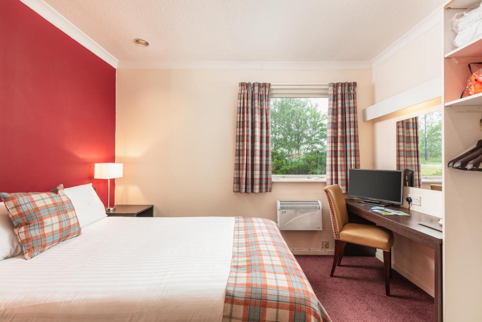 Highlander Hotel ‘A Bespoke Hotel’ Newtonmore Buitenkant foto