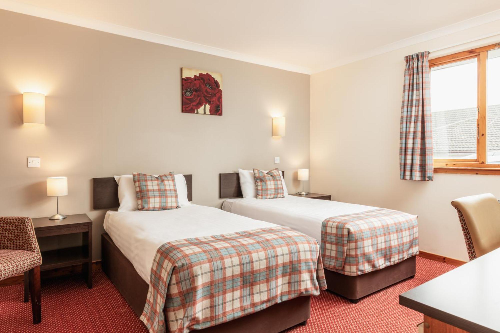 Highlander Hotel ‘A Bespoke Hotel’ Newtonmore Buitenkant foto