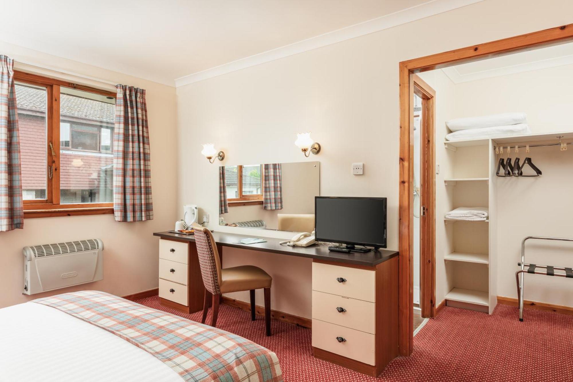 Highlander Hotel ‘A Bespoke Hotel’ Newtonmore Buitenkant foto