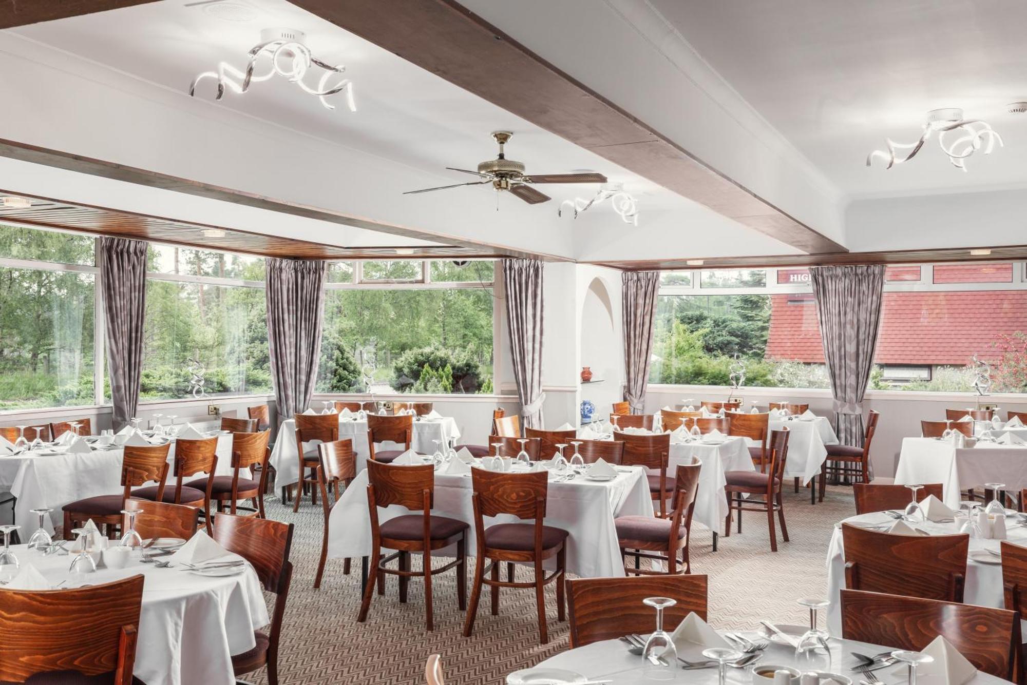 Highlander Hotel ‘A Bespoke Hotel’ Newtonmore Buitenkant foto