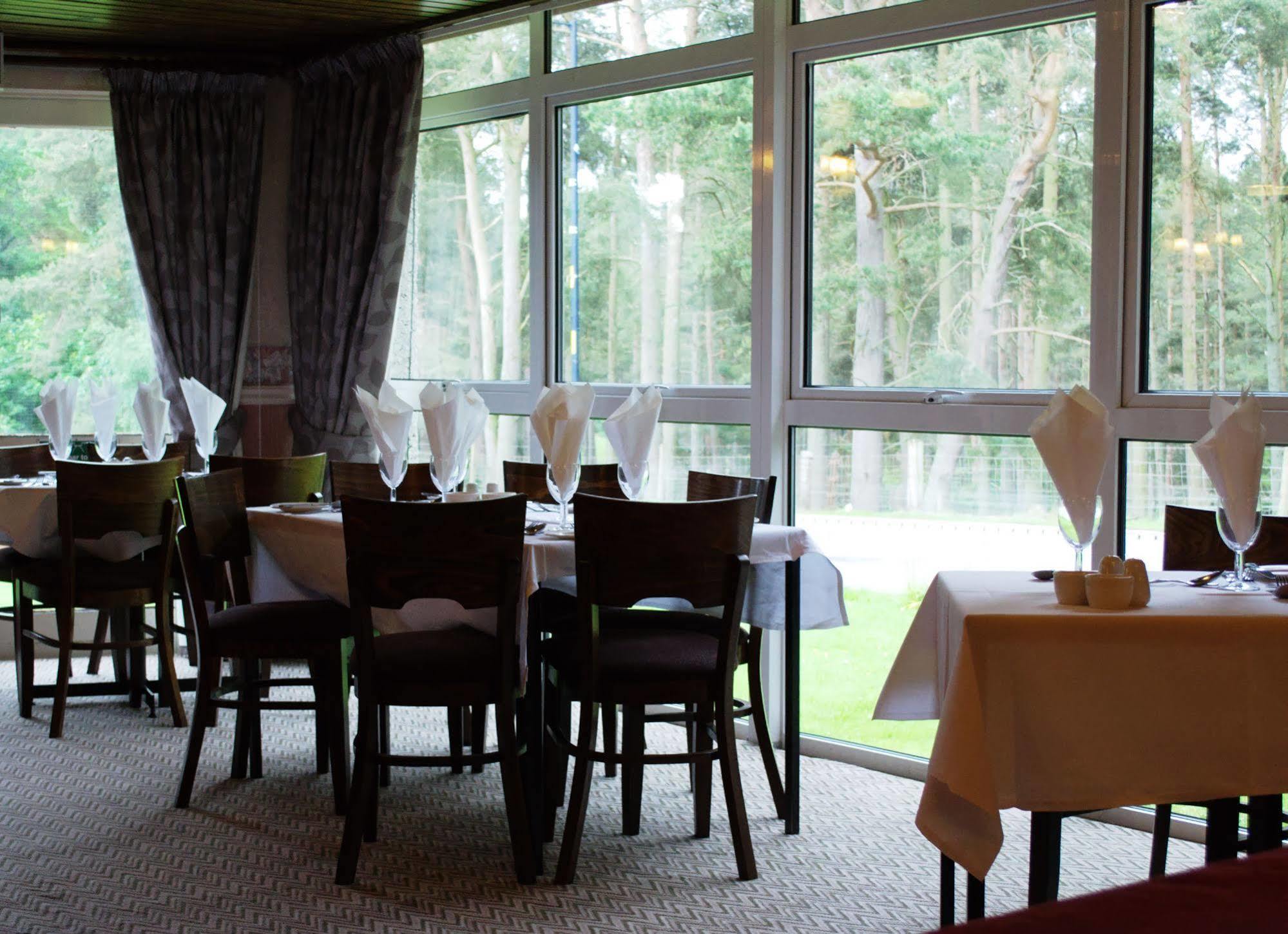 Highlander Hotel ‘A Bespoke Hotel’ Newtonmore Buitenkant foto